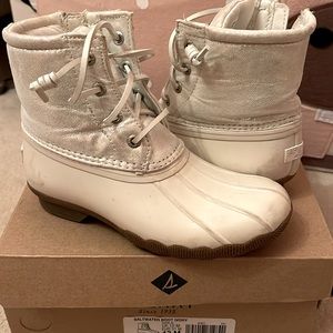 Sperry Little Kid's Saltwater Metallic Sparkle Ivory Outsole Duck Boots